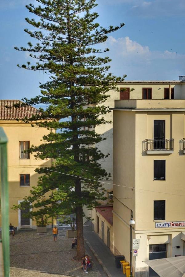 Domus D'Angelo B&B Формия Екстериор снимка